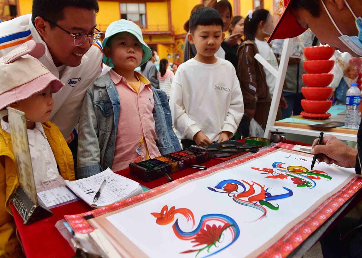 安徽新華:趕一場“文化創(chuàng)意勞動者市集”